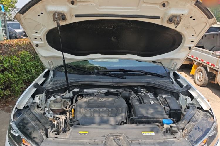 Used Volkswagen Tayron 2020 330TSI Two-Wheel Drive Luxury Smart Connectivity Version Engine Bay