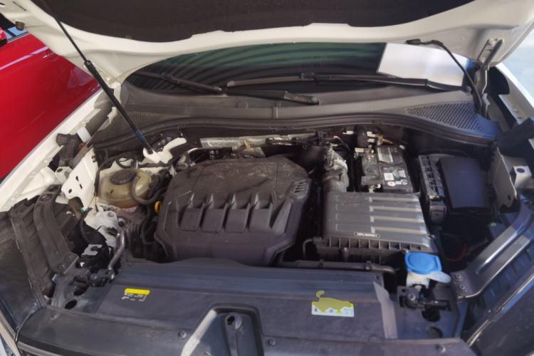 Used Volkswagen Tayron 2020 330TSI Two-Wheel Drive Luxury Smart Connectivity Version Engine Bay