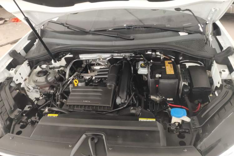 Used Volkswagen Tayron 2020 280TSI Two-Wheel Drive Luxury Connect Edition Engine Bay