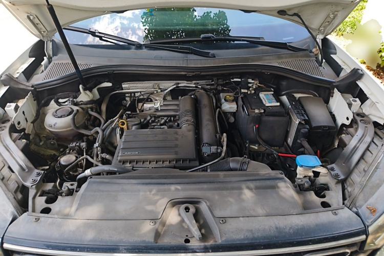 Used Volkswagen Tayron 2020 280TSI Two-Wheel Drive Luxury Connect Edition Engine Bay