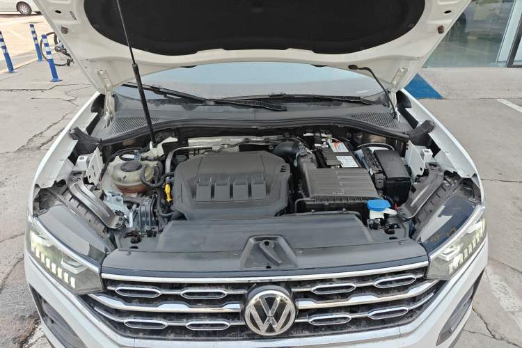 Used Volkswagen Tayron 2020 330TSI Two-Wheel Drive Luxury Smart Connectivity Version Engine Bay