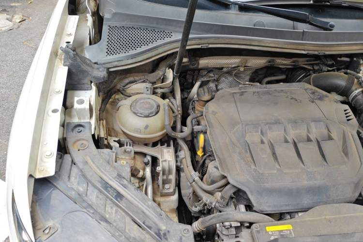 Used Volkswagen Tayron 2020 330TSI Two-Wheel Drive Luxury Smart Connectivity Version Engine Bay Right