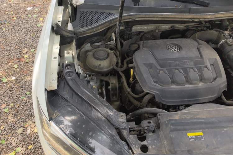 Used Volkswagen Tayron 2020 330TSI Two-Wheel Drive Luxury Connected Pro Edition Engine Bay Right