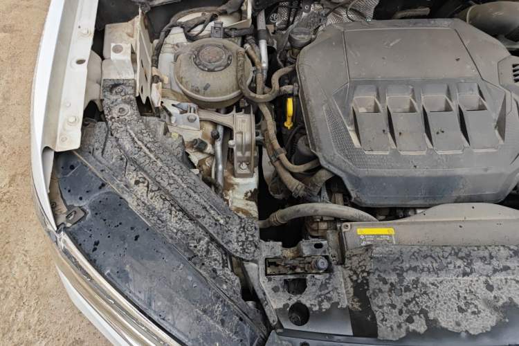 Used Volkswagen Tayron 2020 330TSI Two-Wheel Drive Luxury Connected Pro Edition Engine Bay Right