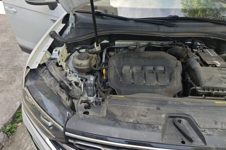 Used Volkswagen Tayron 2020 330TSI Two-Wheel Drive Luxury Smart Connectivity Version Engine Bay Right