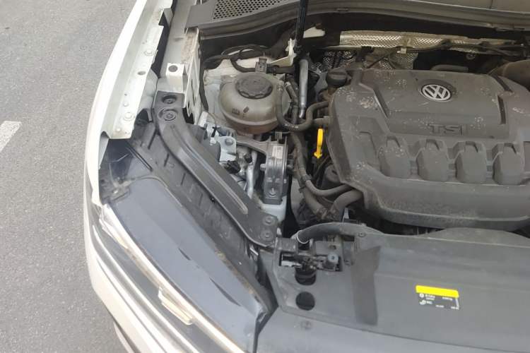 Used Volkswagen Tayron 2020 330TSI Two-Wheel Drive Luxury Smart Connectivity Version Engine Bay Right