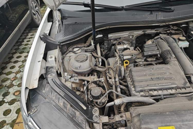 Used Volkswagen Tayron 2020 280TSI Two-Wheel Drive Luxury Connect Edition Engine Bay Right
