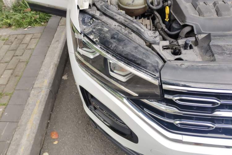 Used Volkswagen Tayron 2020 330TSI Two-Wheel Drive Luxury Smart Connectivity Version Engine Bay Right