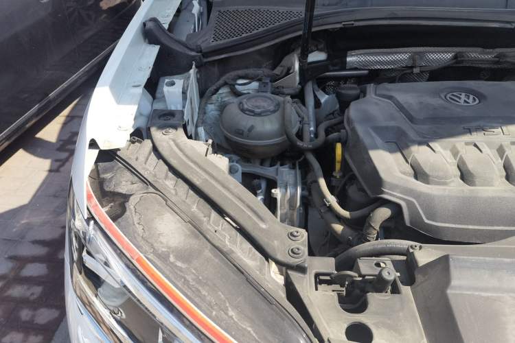 Used Volkswagen Tayron 2020 330TSI Two-Wheel Drive Luxury Smart Connectivity Version Engine Bay Right