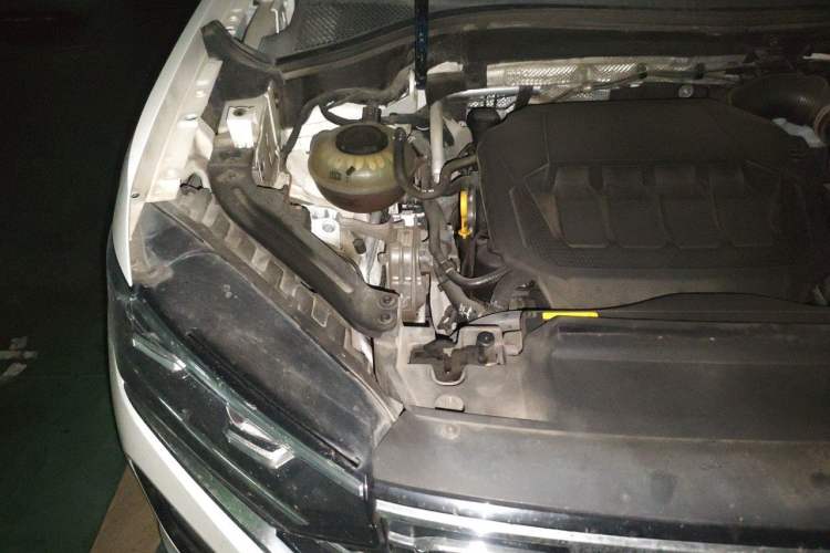 Used Volkswagen Tayron 2020 330TSI Two-Wheel Drive Luxury Smart Connectivity Version Engine Bay Right