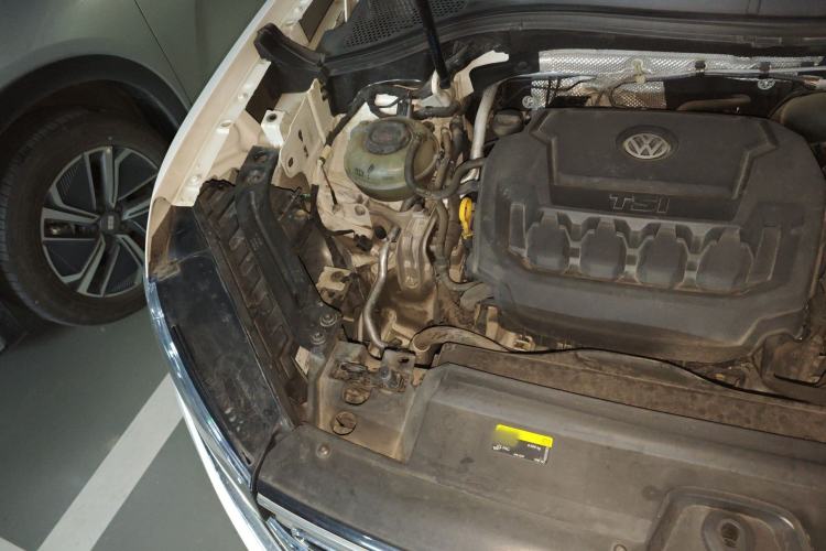Used Volkswagen Tayron 2020 330TSI Two-Wheel Drive Luxury Smart Connectivity Version Engine Bay Right