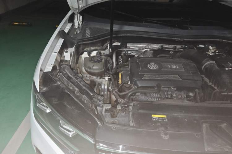 Used Volkswagen Tayron 2020 380TSI All-Wheel Drive R-Line Connected Version Engine Bay Right