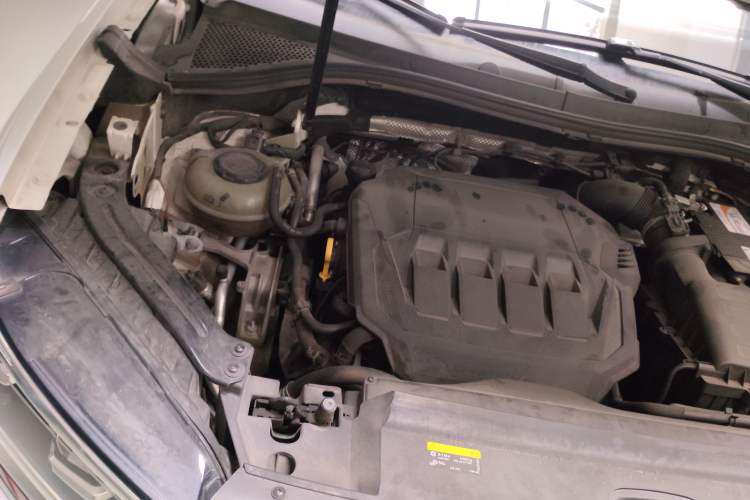 Used Volkswagen Tayron 2020 330TSI Two-Wheel Drive Luxury Smart Connectivity Version Engine Bay Right