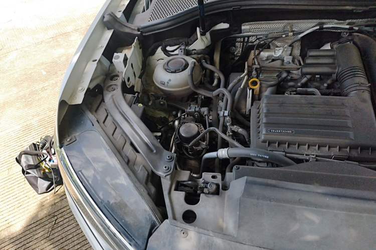 Used Volkswagen Tayron 2020 280TSI Two-Wheel Drive Luxury Connect Edition Engine Bay Right