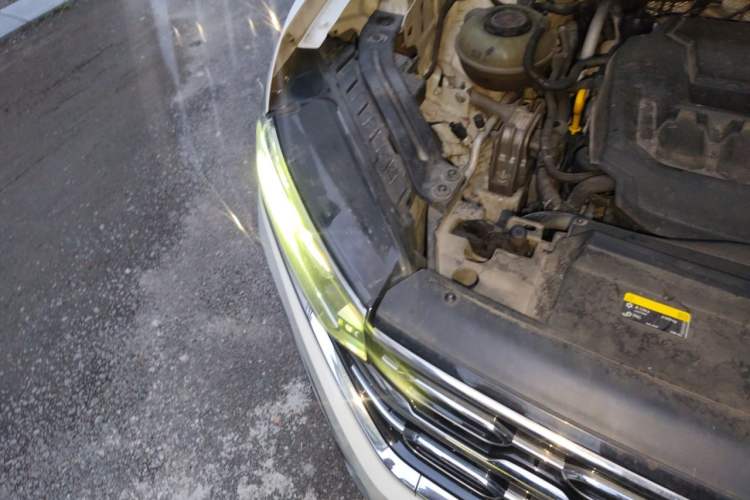 Used Volkswagen Tayron 2020 330TSI Two-Wheel Drive Luxury Smart Connectivity Version Engine Bay Right