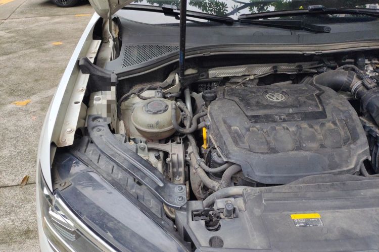 Used Volkswagen Tayron 2020 330TSI Two-Wheel Drive Luxury Smart Connectivity Version Engine Bay Right