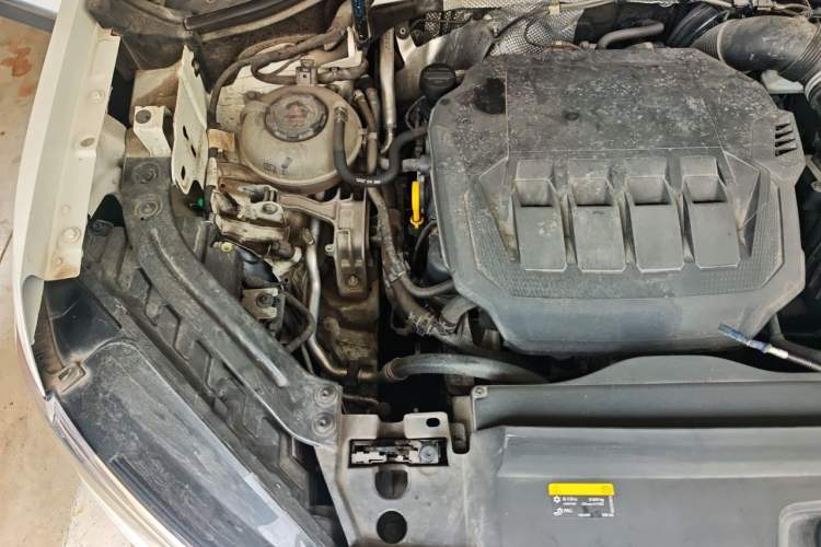 Used Volkswagen Tayron 2020 330TSI Two-Wheel Drive Luxury Smart Connectivity Version Engine Bay Right