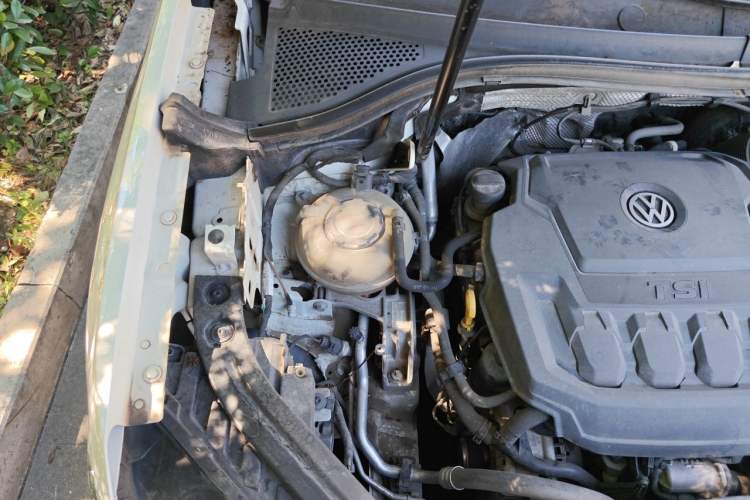Used Volkswagen Tayron 2020 330TSI Two-Wheel Drive Luxury Smart Connectivity Version Engine Bay Right