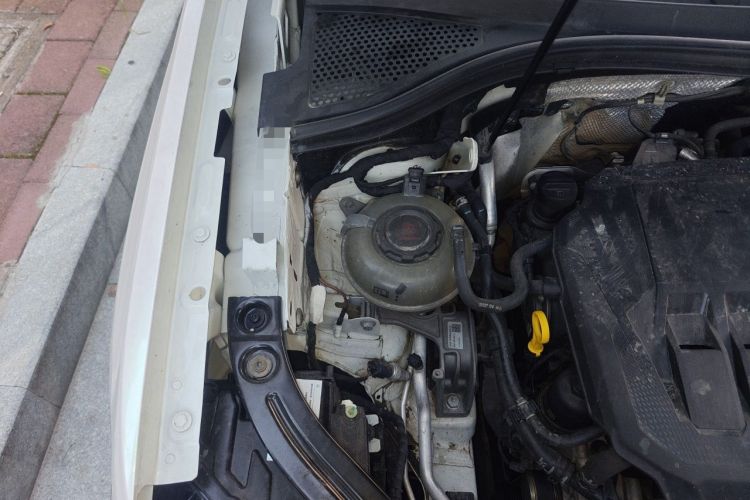 Used Volkswagen Tayron 2020 330TSI Two-Wheel Drive Luxury Smart Connectivity Version Engine Bay Right