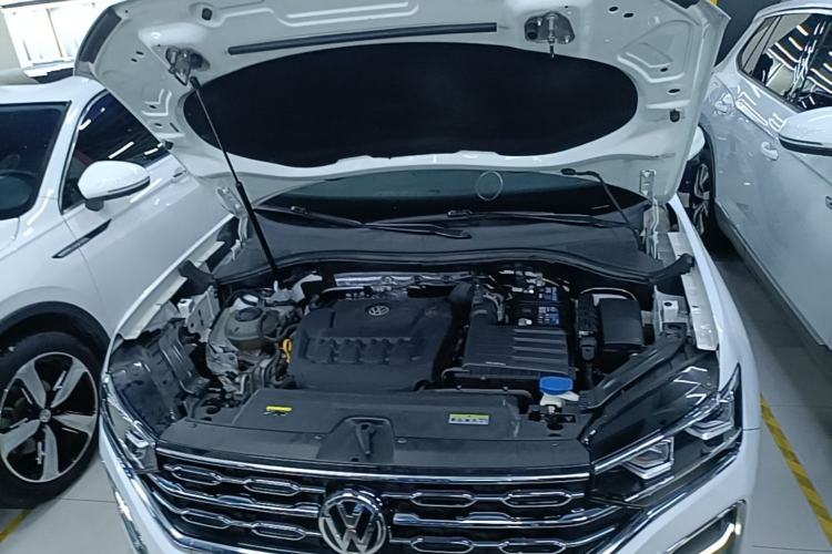 Used Volkswagen Tayron 2020 330TSI Two-Wheel Drive Luxury Smart Connectivity Version Engine Bay