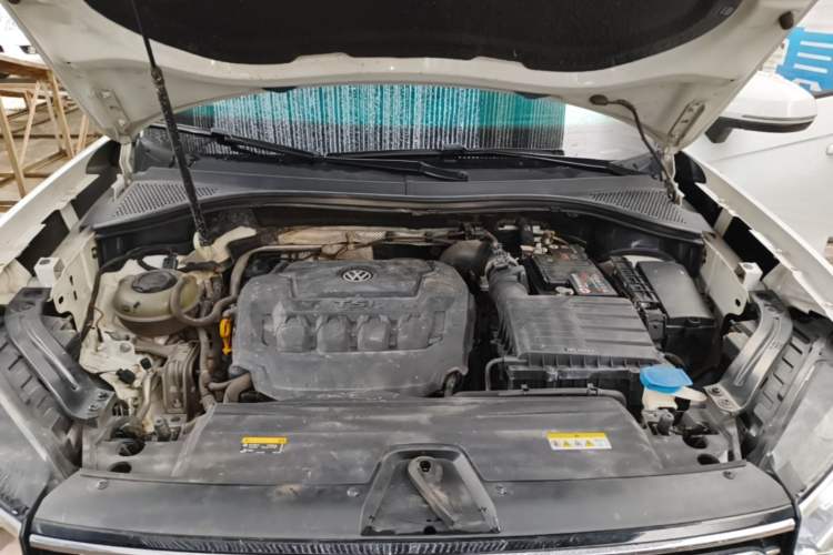 Used Volkswagen Tayron 2020 330TSI Two-Wheel Drive Luxury Smart Connectivity Version Engine Bay
