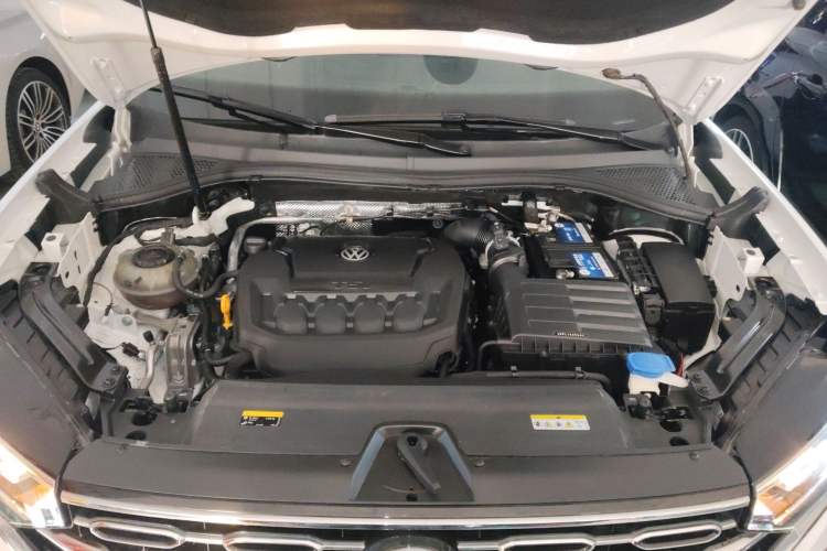 Used Volkswagen Tayron 2020 330TSI Two-Wheel Drive Luxury Smart Connectivity Version Engine Bay