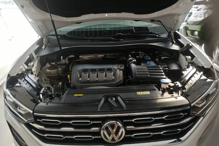 Used Volkswagen Tayron 2020 330TSI Two-Wheel Drive Luxury Smart Connectivity Version Engine Bay