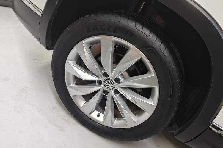 Used Volkswagen Tayron 2020 330TSI Two-Wheel Drive Luxury Connected Pro Edition Exterior 8