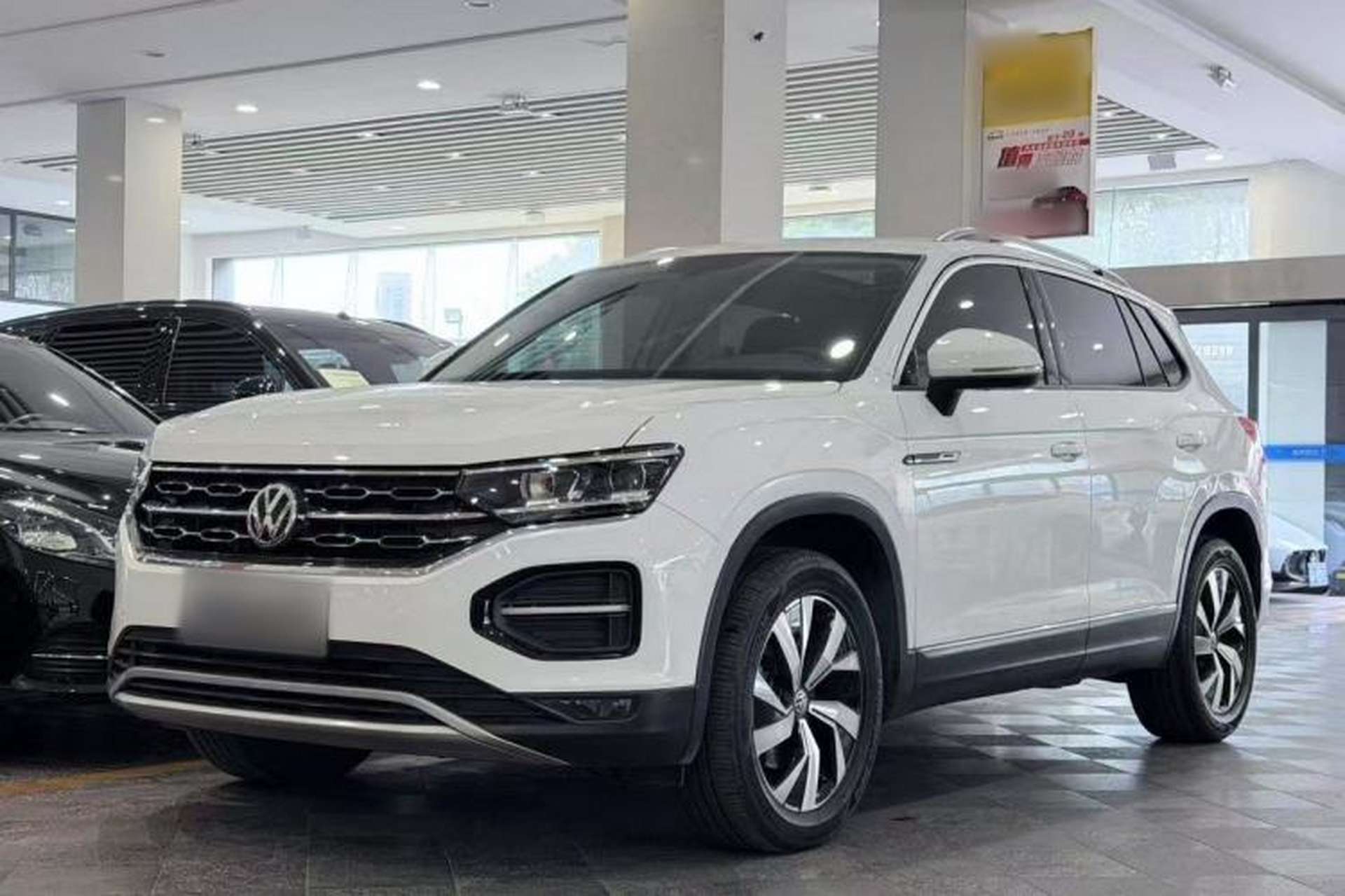 Used Volkswagen Tayron 2020 330TSI Two-Wheel Drive Luxury Smart Connectivity Version Front Left 45 Deg