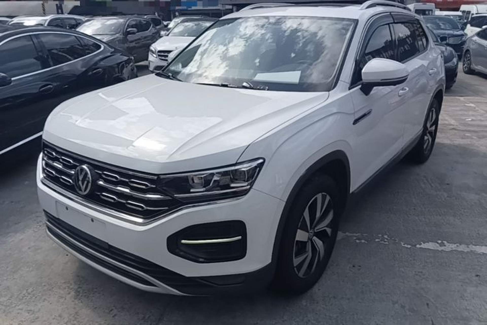 Used Volkswagen Tayron 2020 330TSI Two-Wheel Drive Luxury Smart Connectivity Version Front Left 45 Deg