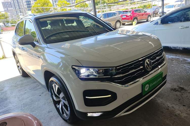 Used Volkswagen Tayron 2020 330TSI Two-Wheel Drive Luxury Smart Connectivity Version Front Right 45 Deg