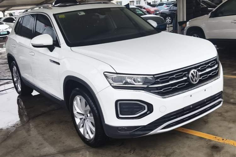 Used Volkswagen Tayron 2020 330TSI Two-Wheel Drive Luxury Connected Pro Edition Front Right 45 Deg