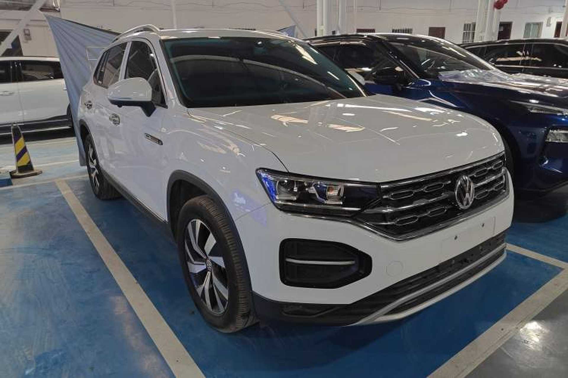 Used Volkswagen Tayron 2020 330TSI Two-Wheel Drive Luxury Smart Connectivity Version Front Right 45 Deg