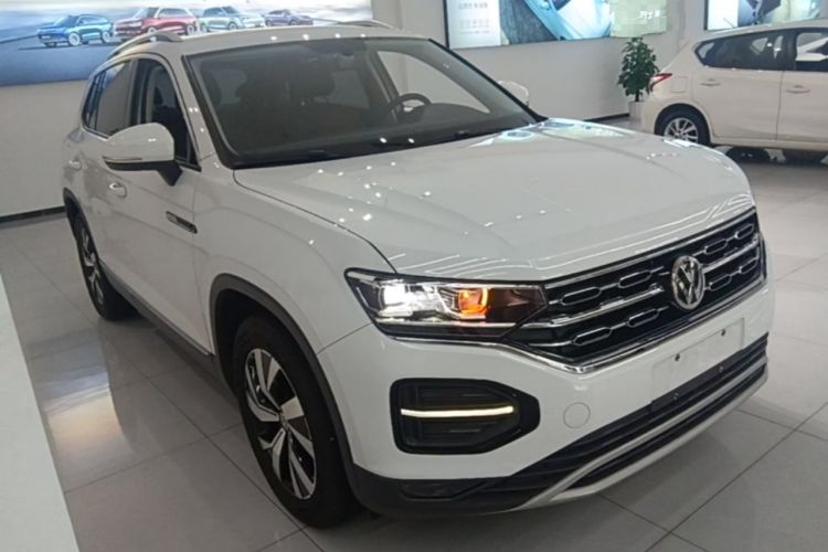 Used Volkswagen Tayron 2020 330TSI Two-Wheel Drive Luxury Smart Connectivity Version Front Right 45 Deg