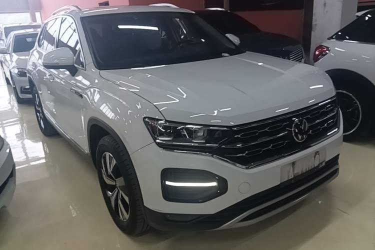 Used Volkswagen Tayron 2020 280TSI Two-Wheel Drive Luxury Connect Edition Front Right 45 Deg