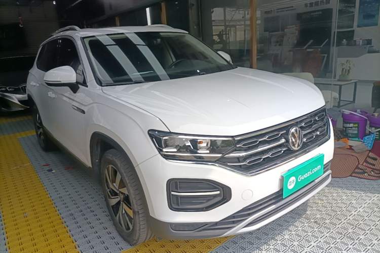 Used Volkswagen Tayron 2020 330TSI Two-Wheel Drive Luxury Smart Connectivity Version Front Right 45 Deg
