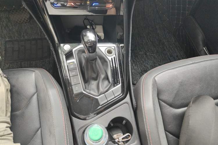 Used Volkswagen Tayron 2020 280TSI Two-Wheel Drive Luxury Connect Edition Gear Lever