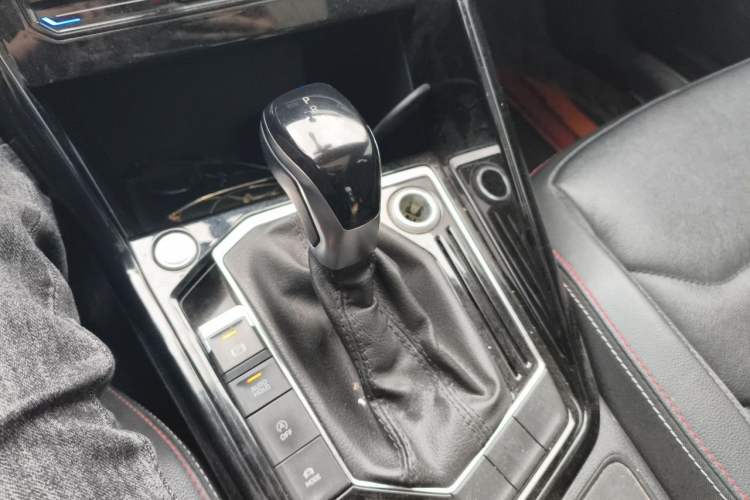 Used Volkswagen Tayron 2020 330TSI Two-Wheel Drive Luxury Smart Connectivity Version Gear Lever