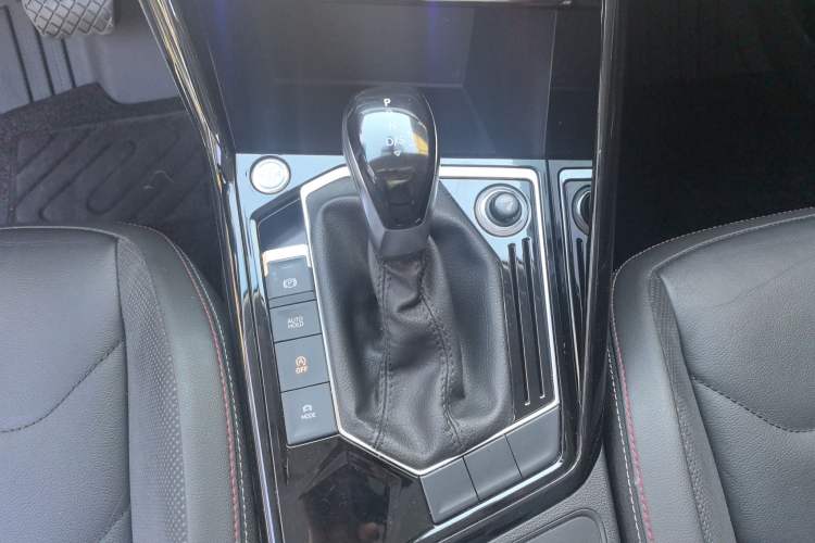 Used Volkswagen Tayron 2020 330TSI Two-Wheel Drive Luxury Smart Connectivity Version Gear Lever