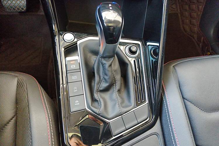 Used Volkswagen Tayron 2020 330TSI Two-Wheel Drive Luxury Smart Connectivity Version Gear Lever