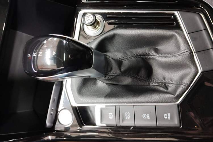 Used Volkswagen Tayron 2020 280TSI Two-Wheel Drive Luxury Connect Edition Gear Lever