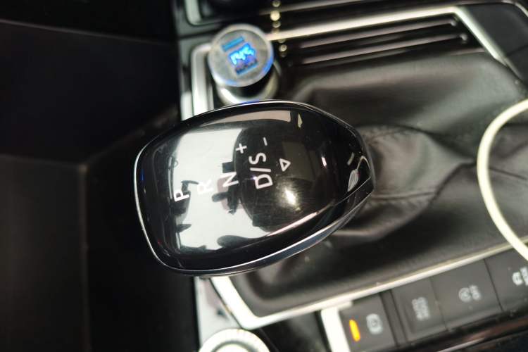 Used Volkswagen Tayron 2020 330TSI Two-Wheel Drive Luxury Smart Connectivity Version Gear Lever