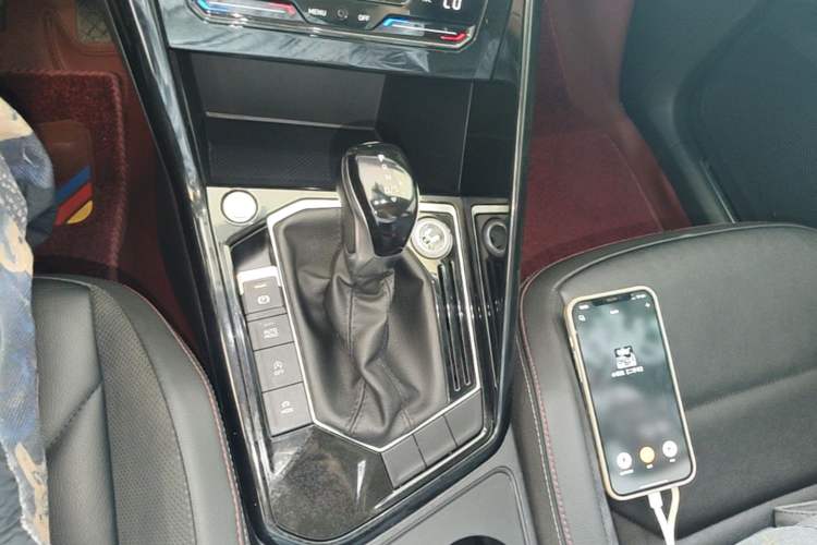 Used Volkswagen Tayron 2020 330TSI Two-Wheel Drive Luxury Smart Connectivity Version Gear Lever