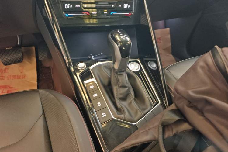 Used Volkswagen Tayron 2020 330TSI Two-Wheel Drive Luxury Smart Connectivity Version Gear Lever