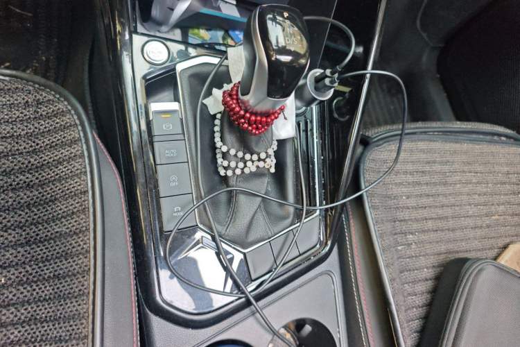 Used Volkswagen Tayron 2020 330TSI Two-Wheel Drive Luxury Smart Connectivity Version Gear Lever