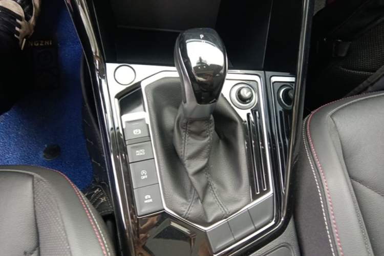 Used Volkswagen Tayron 2020 330TSI Two-Wheel Drive Luxury Smart Connectivity Version Gear Lever