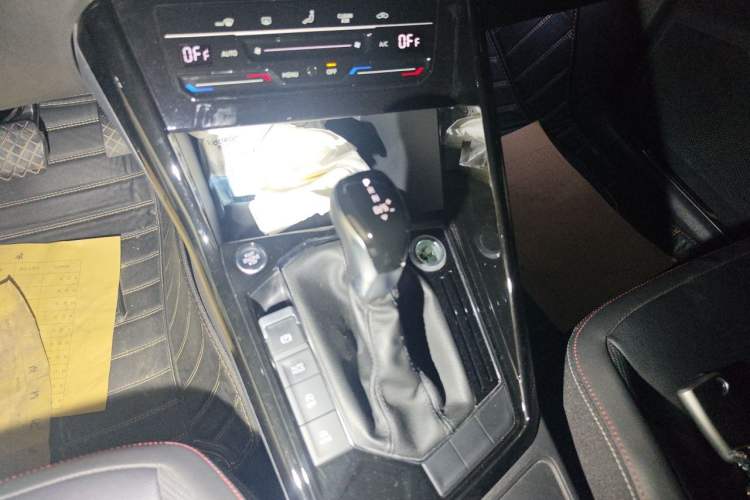 Used Volkswagen Tayron 2020 330TSI Two-Wheel Drive Luxury Smart Connectivity Version Gear Lever