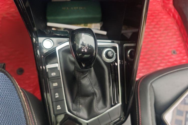 Used Volkswagen Tayron 2020 280TSI Two-Wheel Drive Luxury Connect Edition Gear Lever