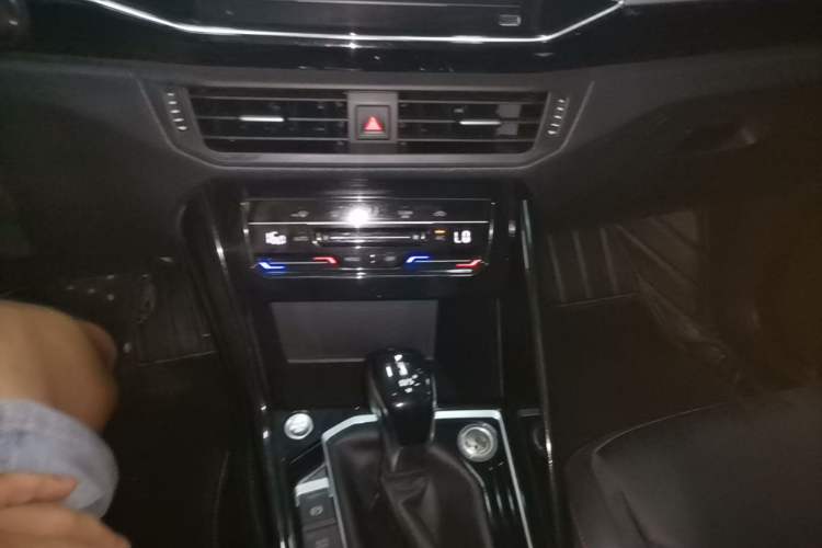 Used Volkswagen Tayron 2020 330TSI Two-Wheel Drive Luxury Smart Connectivity Version Gear Lever