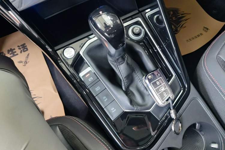 Used Volkswagen Tayron 2020 330TSI Two-Wheel Drive Luxury Smart Connectivity Version Gear Lever